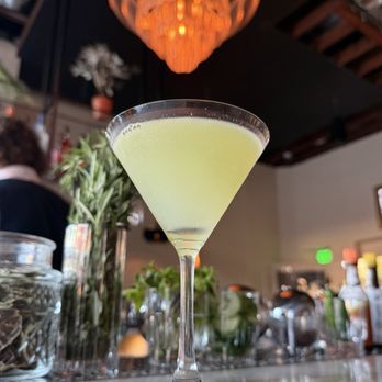 The Lounge - The best martini - Cocktail Bars Near Me - Culver City, California The Lounge - The best martini - Cocktail Bars Near Me - Culver City, California