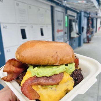 Aztec Smash Burger - Guacamole burger - Burgers Near Me - San Diego, California Aztec Smash Burger - Guacamole burger - Burgers Near Me - San Diego, California