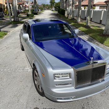 TPT FOREIGNS - Rolls Royce Phantom custom wrap of hood and side pillars in gloss blue - Powder Coating Near Me - Doral, Florida