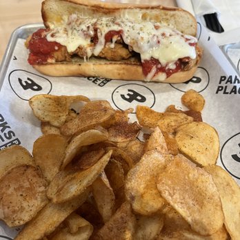 Parks Place Pub - Sports Bars Near Me - Fishers, Indiana