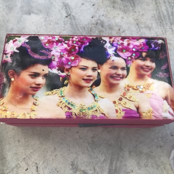 Restaurante Mezzanine - The check came in this cute box! - Thai Near Me - Tulum, ROO Restaurante Mezzanine - The check came in this cute box! - Thai Near Me - Tulum, ROO