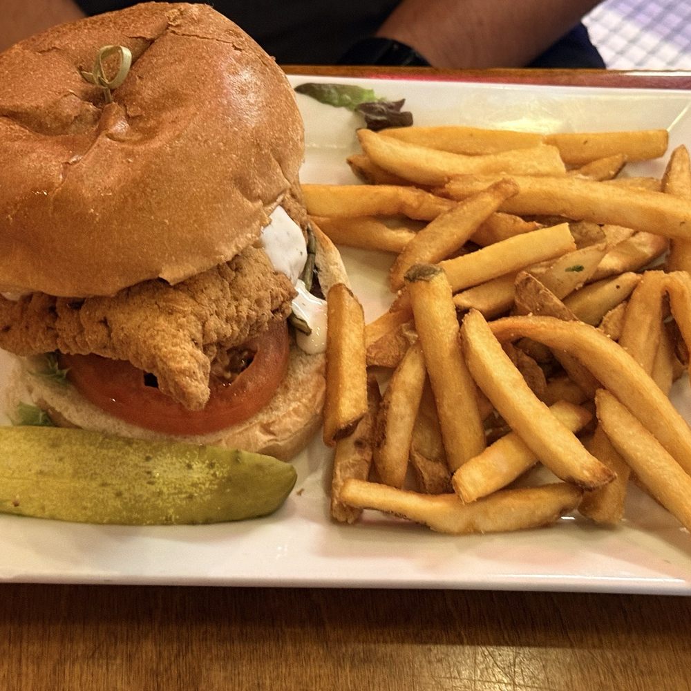 Geddy's - Fried Crispy Buttermilk Chicken Sandwich - Seafood Near Me - Bar Harbor, Maine