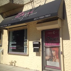 Divas Hair Studio - Store front