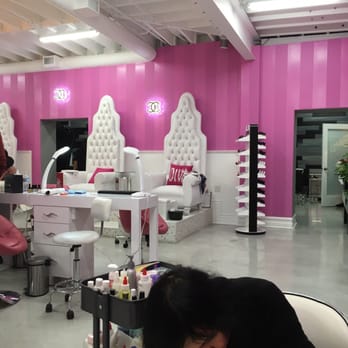 Summit Nail Bar - Kim working her magic. - Nail Salons Near Me - Los Angeles, California Summit Nail Bar - Kim working her magic. - Nail Salons Near Me - Los Angeles, California