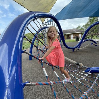 Glencliff Park - Way too much netting, Glencliff Park & Playground, Westchase, Tampa - Parks Near Me - Westchase, Florida Glencliff Park - Way too much netting, Glencliff Park & Playground, Westchase, Tampa - Parks Near Me - Westchase, Florida