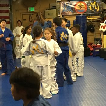 Makoto Jiu Jitsu Centers - My 7 yr old daughter making new friends on the mat. - Brazilian Jiu-jitsu Near Me - Deer Park, New York Makoto Jiu Jitsu Centers - My 7 yr old daughter making new friends on the mat. - Brazilian Jiu-jitsu Near Me - Deer Park, New York