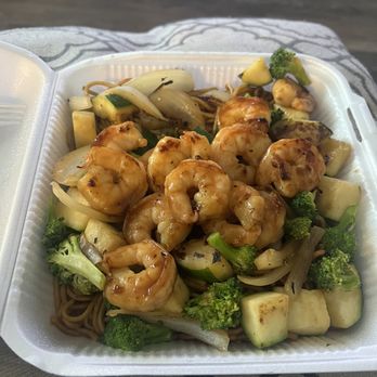 Hiroyuki Hibachi - Yakisoba noodles with shrimp - Caterers Near Me Hiroyuki Hibachi - Yakisoba noodles with shrimp - Caterers Near Me