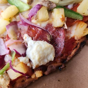 Blaze Pizza - They gave me the wrong pizza and tearing the pieces of meat up - Pizza Near Me - Riverside, California