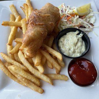 Lighthouse Bistro & Pub - fish and chips - Seafood Near Me - Nanaimo, British Columbia