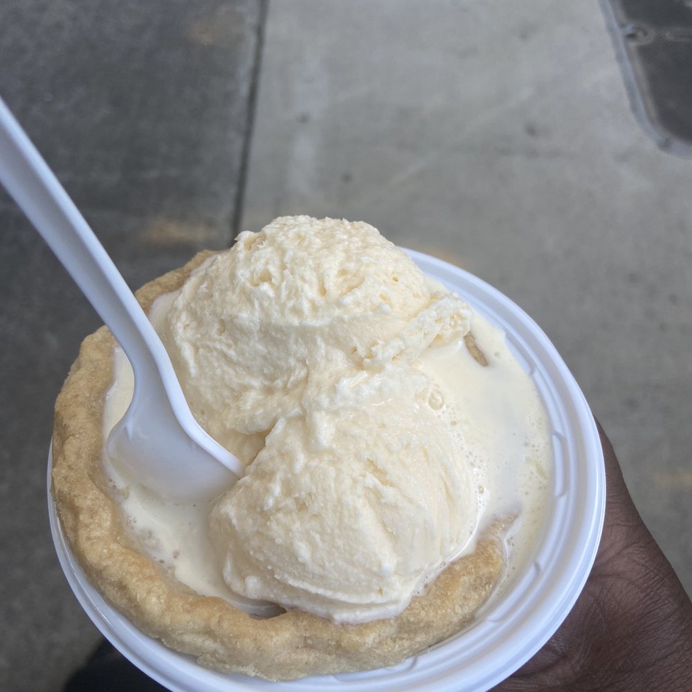 Edolyn's Pies - Lemon blueberry chess pie with vanilla ice cream. - Desserts Near Me Edolyn's Pies - Lemon blueberry chess pie with vanilla ice cream. - Desserts Near Me