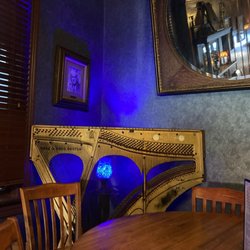Tucker's Place - Inside