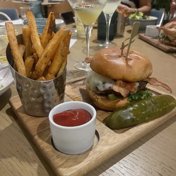 SiX Tampa - Six Burger - Cocktail Bars Near Me - Tampa, Florida SiX Tampa - Six Burger - Cocktail Bars Near Me - Tampa, Florida