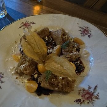 DaiLo - Sponge cake dessert - Chinese Near Me - Toronto, Ontario