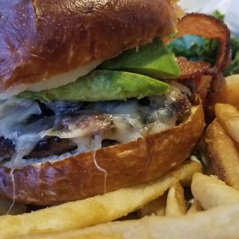 Bill's Grill - Burgers Near Me - Prescott, Arizona