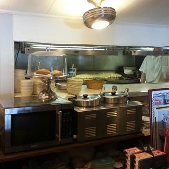 Henrys Diner - Diners Near Me - Burlington, Vermont
