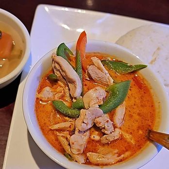 Thai Purple - Yellow Chicken Curry, vegetable soup, jasmine steamed rice - Thai Near Me - Alhambra, California