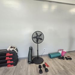 Snap Fitness - No mirrors of any kind.