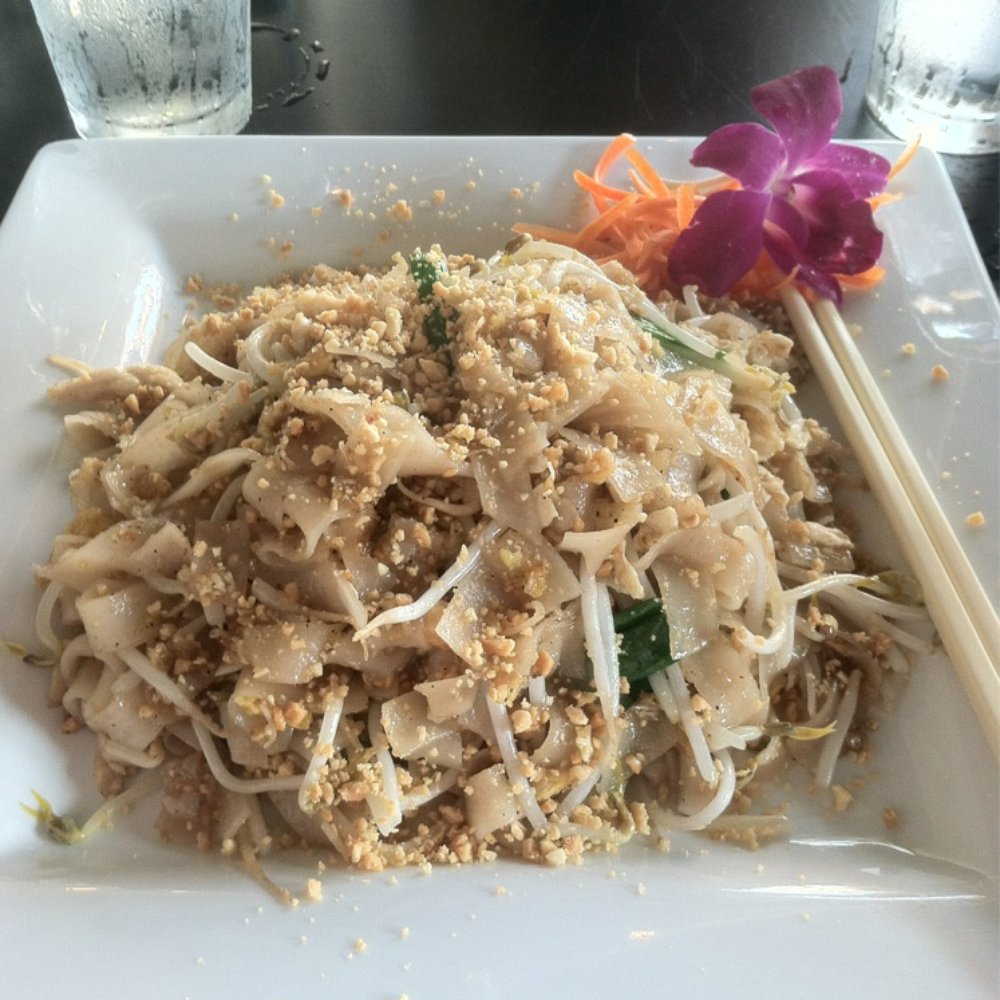 Mai Thai - Garlic noodle with chicken. Simple, savory, goodness with lots of peanut flavor. - Thai Near Me - Omaha, Nebraska Mai Thai - Garlic noodle with chicken. Simple, savory, goodness with lots of peanut flavor. - Thai Near Me - Omaha, Nebraska