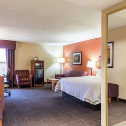 Hampton Inn Muskegon - Guest room