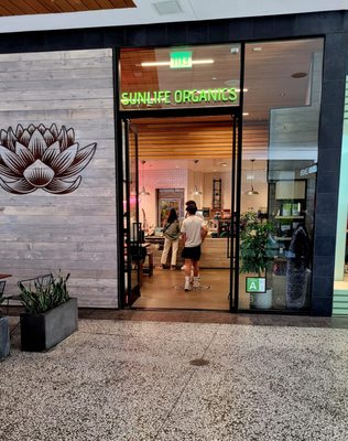 Sunlife Organics by null