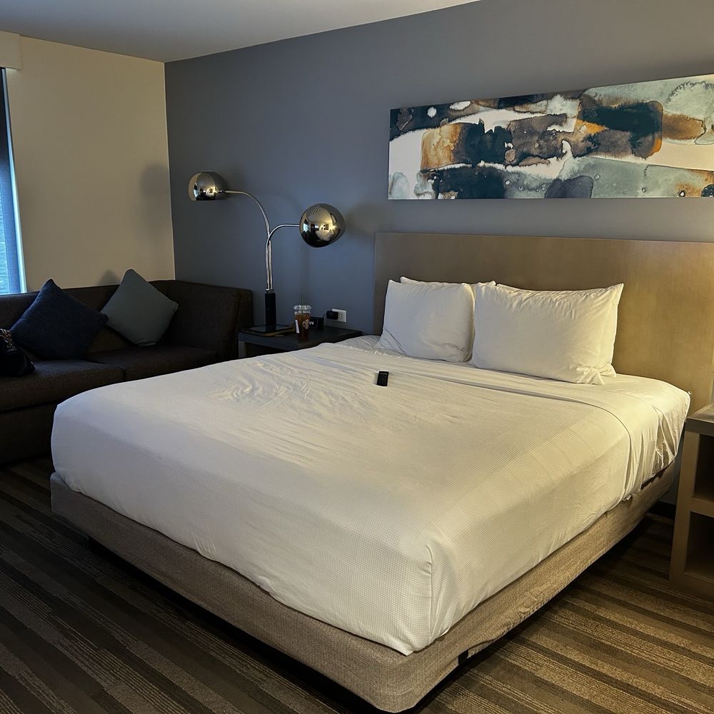 Hyatt House Davis - King sized bed - Hotels Near Me - Davis, California Hyatt House Davis - King sized bed - Hotels Near Me - Davis, California