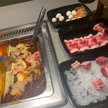 Haidilao Hotpot Flushing - Hot Pot Near Me - Flushing, New York
