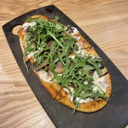 Sedona Taphouse - This mushroom Flatbread was very tasty
