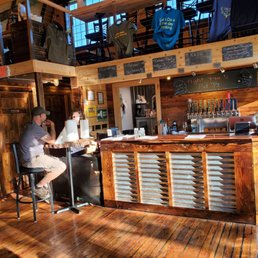Great bar with many beer selections and flights available