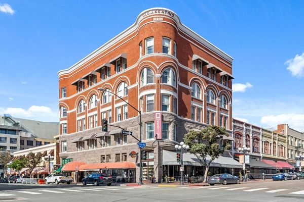 The Keating Hotel by null