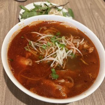 26 Viet Cafe - P10. Spicy Bun Bo Hue Beef & Pork Noodle Soup / 順化牛肉湯河 / Bún Bò Huế Đặc Biệt - Vietnamese Near Me - Pasadena, California 26 Viet Cafe - P10. Spicy Bun Bo Hue Beef & Pork Noodle Soup / 順化牛肉湯河 / Bún Bò Huế Đặc Biệt - Vietnamese Near Me - Pasadena, California