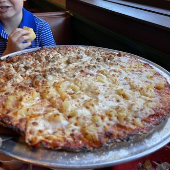 Papa Vito's Belleville - 16in pizza - Pizza Near Me - Belleville, Illinois Papa Vito's Belleville - 16in pizza - Pizza Near Me - Belleville, Illinois