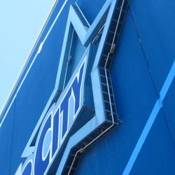 SilverCity Riverport Cinemas - A closer look at the SilverCity star