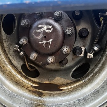 Doug Yates Towing & Recovery - The axle gasket they put on is leaking - Towing Near Me - Chattanooga, Tennessee Doug Yates Towing & Recovery - The axle gasket they put on is leaking - Towing Near Me - Chattanooga, Tennessee