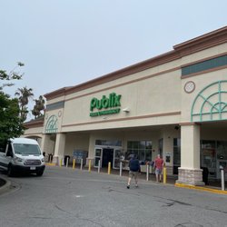 Publix Super Markets - Entrance to my favorite location!