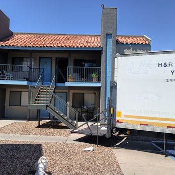 H & R Moves You - Apartments with stairs no extra fees we're the only moving company in the state of Arizona with hourly rate with no extra fees - Movers Near Me - Tucson, Arizona H & R Moves You - Apartments with stairs no extra fees we're the only moving company in the state of Arizona with hourly rate with no extra fees - Movers Near Me - Tucson, Arizona
