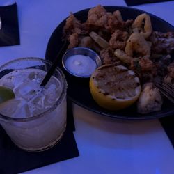 W Lounge - Calamari