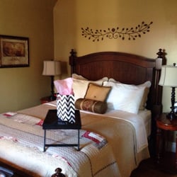 Quartermain House B&B - My room at the Quartermain House B & B #QHretreat