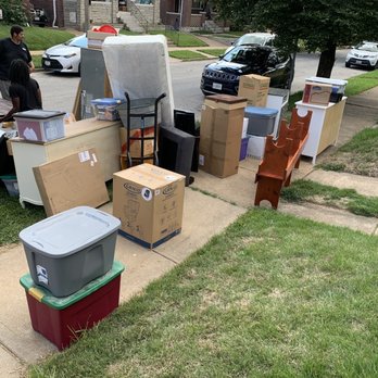 Elite Moving - Refused to move this stuff inside the house. - Movers Near Me - St. Charles, Missouri