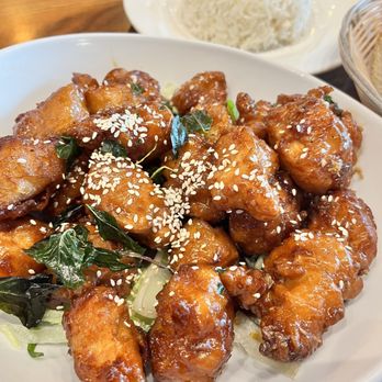 Pho Saigon House - Crispy Garlic Chicken - Vietnamese Near Me - Tacoma, Washington