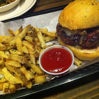 Kings Row Gastropub - Burger - Gastropubs Near Me - Pasadena, California