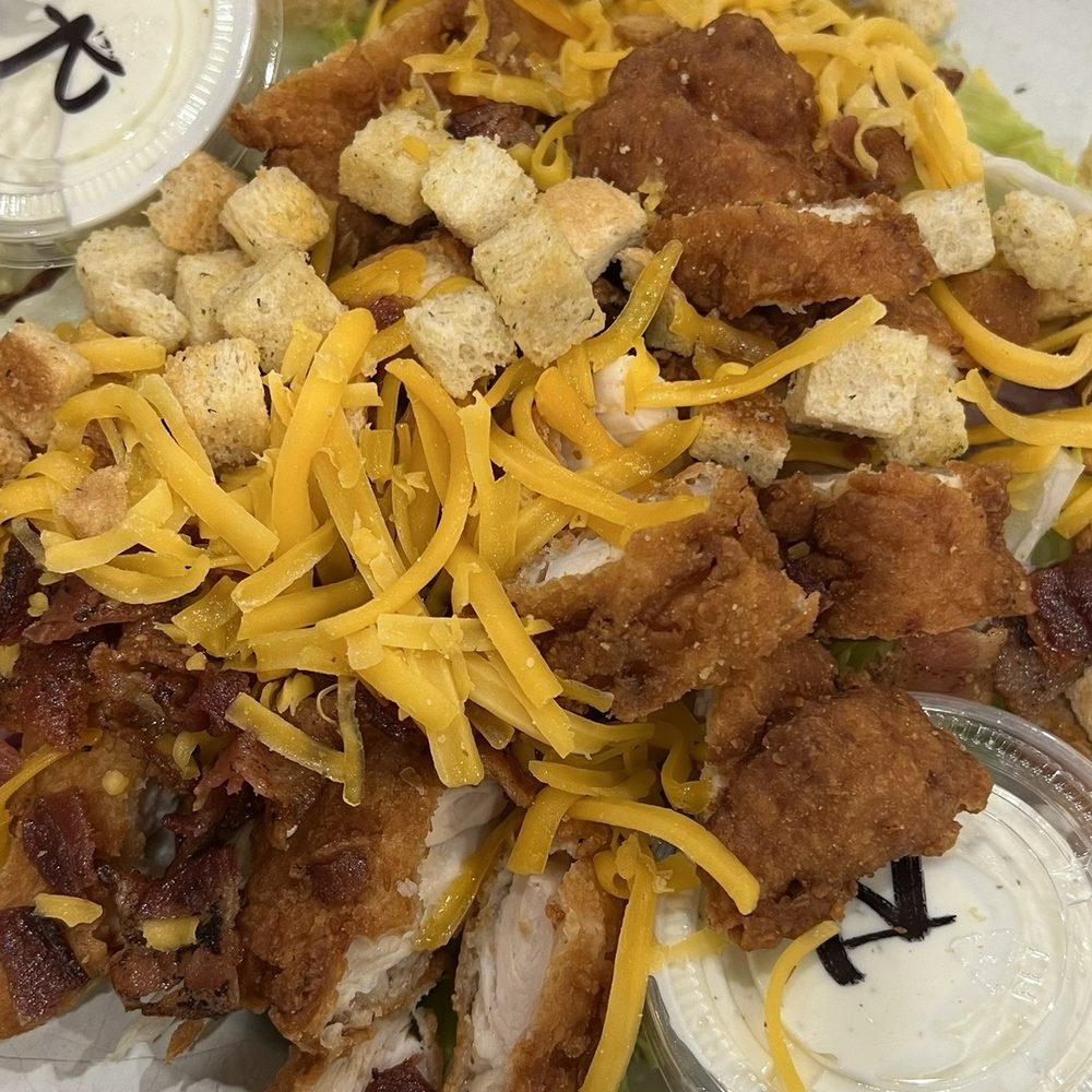 83 Diner - Crispy Chicken Salad - Coffee & Tea Near Me - York, Pennsylvania