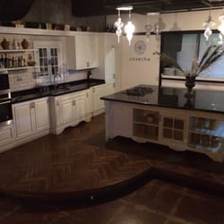 Cosecha - Non used kitchen across from bar