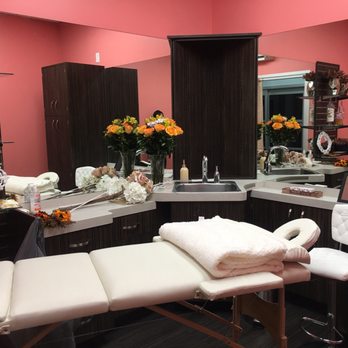 BeautyPlug Salon - Such a cute salon! - Eyelash Service Near Me - Fullerton, California BeautyPlug Salon - Such a cute salon! - Eyelash Service Near Me - Fullerton, California