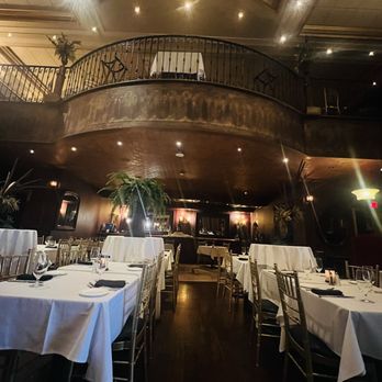 Buffalo Chophouse - Classic design - Steakhouses Near Me - Buffalo, New York