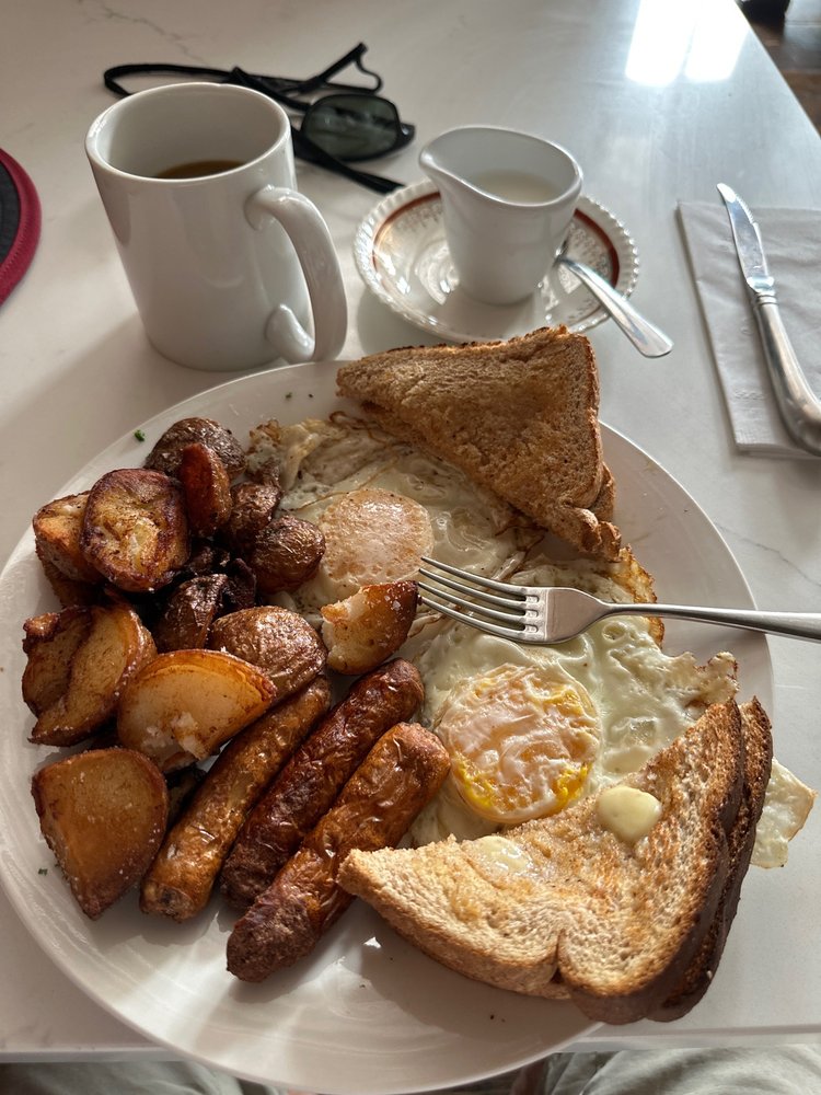 THE PAISLEY COMMON Updated September 2024 11 Photos 526 Queen