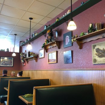The Frog Pond - Breakfast & Brunch Near Me - St Pete Beach, Florida