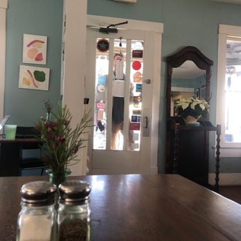 FoodHeads - Cute art & cozy decor with a casual cafe vibe! - Sandwiches Near Me - Austin, Texas FoodHeads - Cute art & cozy decor with a casual cafe vibe! - Sandwiches Near Me - Austin, Texas