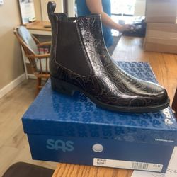 SAS Outlet - This one is so fun and comfortable
