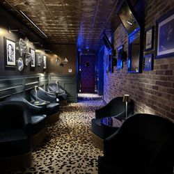 Babou's - Entrance