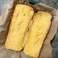 Tomaso's Cedarburg - Garlic Bread
